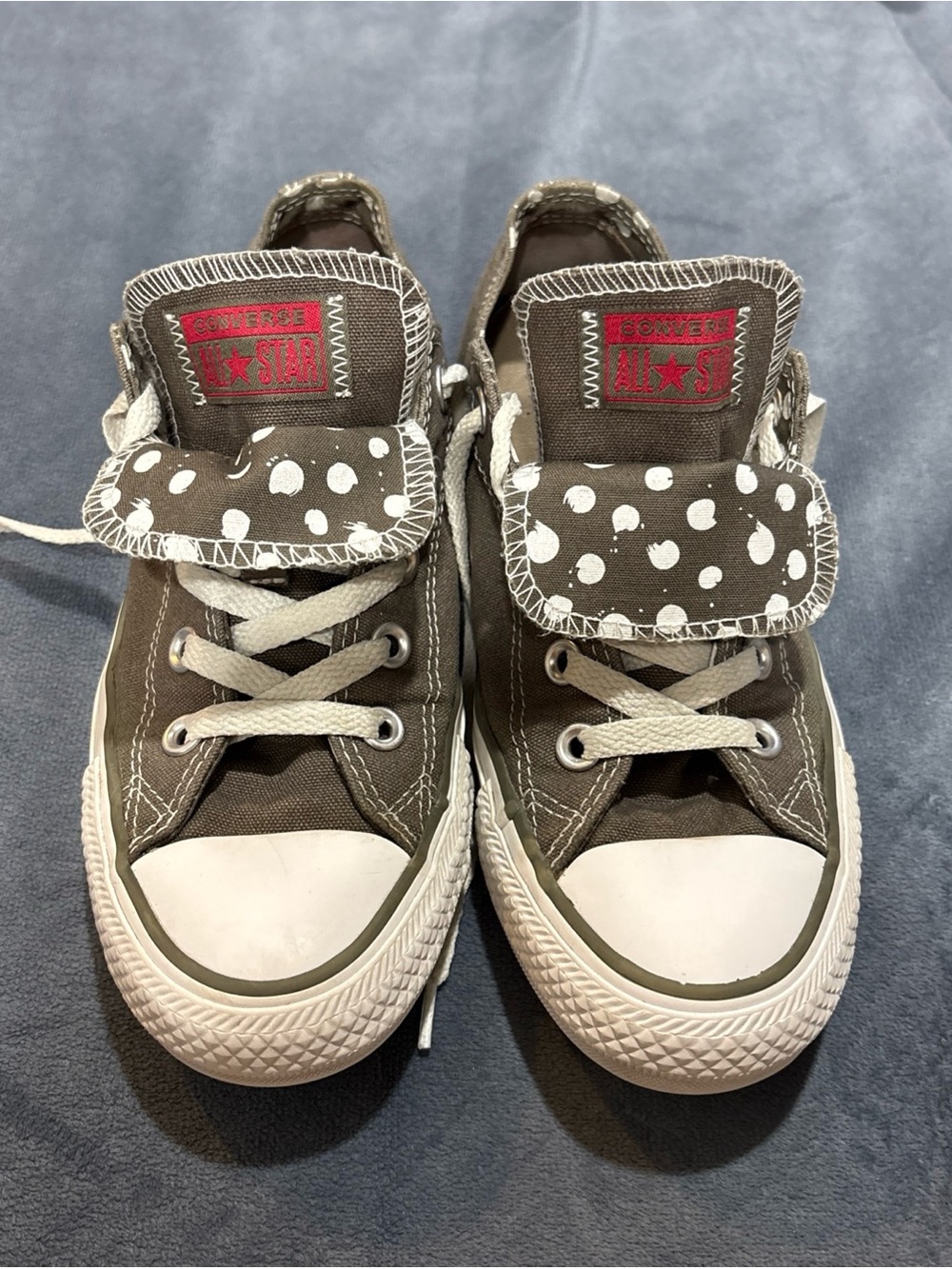 Converse All-Stars Low-Top grey Canvas Athletic Sneakers with White Toecaps